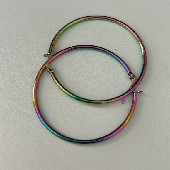 Not available (used as a gift) ACCESSORIES BUNDLE - Picture 5 of 6